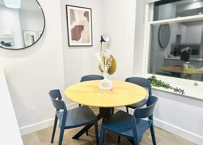 Coastal Charm Comfort Home In Margate