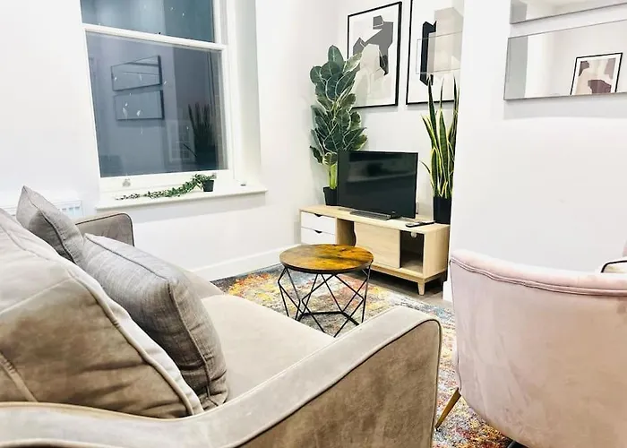 Coastal Charm Comfort Home In Margate
